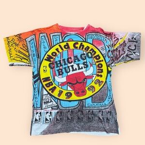 Vintage 1990s Chicago Bulls Magic Johnson T Shirt Large All Over Print Vtg 90s